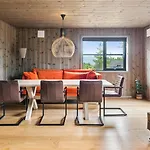 Very And Fresh 4 Bedr, 10p 2 Floors, Sauna, In And Out