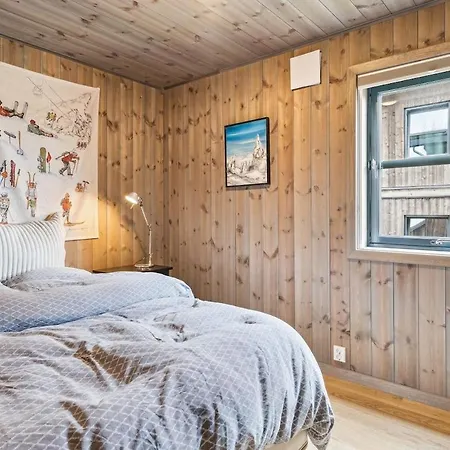Very And Fresh 4 Bedr, 10p 2 Floors, Sauna, In And Out *
