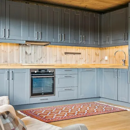 Very And Fresh 4 Bedr, 10p 2 Floors, Sauna, In And Out Apartman *
