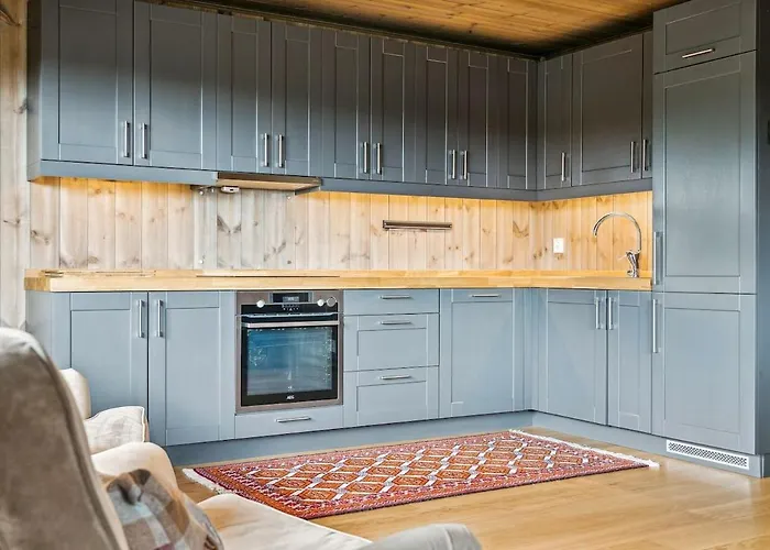 Very And Fresh 4 Bedr, 10p 2 Floors, Sauna, In And Out Lägenhet *