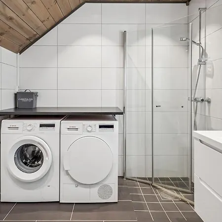 Very And Fresh 4 Bedr, 10p 2 Floors, Sauna, In And Out Apartament