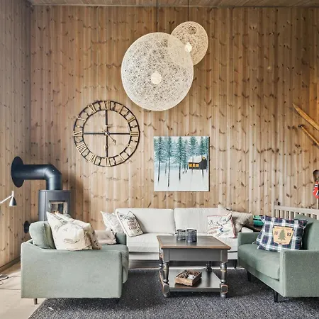 Very And Fresh 4 Bedr, 10p 2 Floors, Sauna, In And Out *